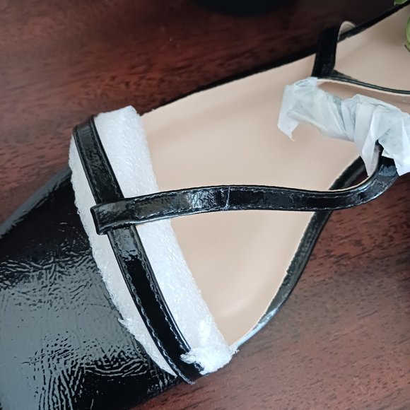 NWT in Box and Original Packing. Journee Collection Black Sandal With Bow - Picture 3 of 5